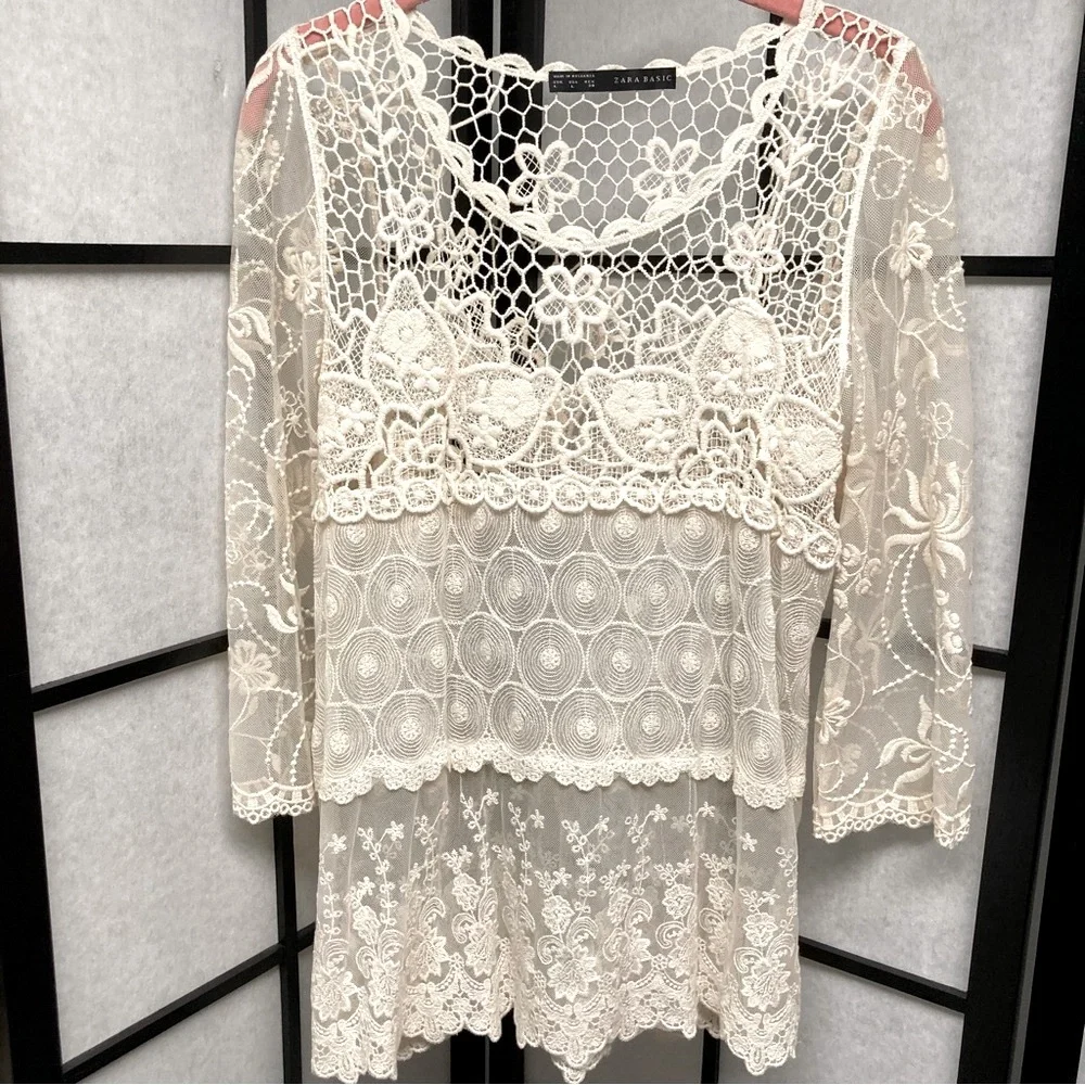 NWOT Zara open sheer lace 3/4 sleeve hip  length top. Off White. Size L.